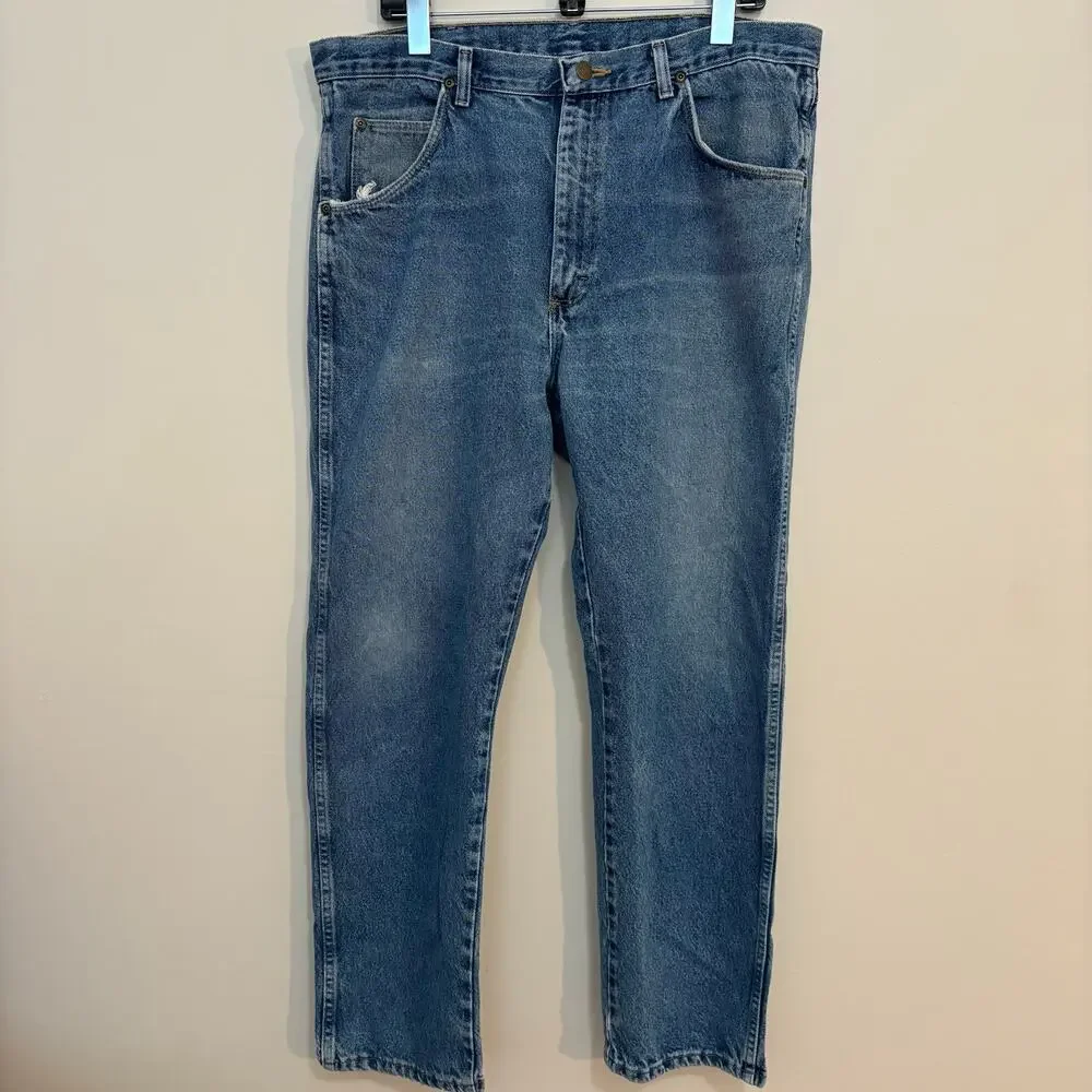Wrangler Jeans Mens 38x30 Medium Wash Blue Denim Distressed Workwear Western